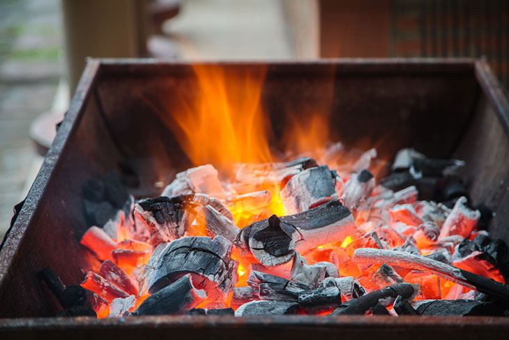 can you use wood pellets in a charcoal grill